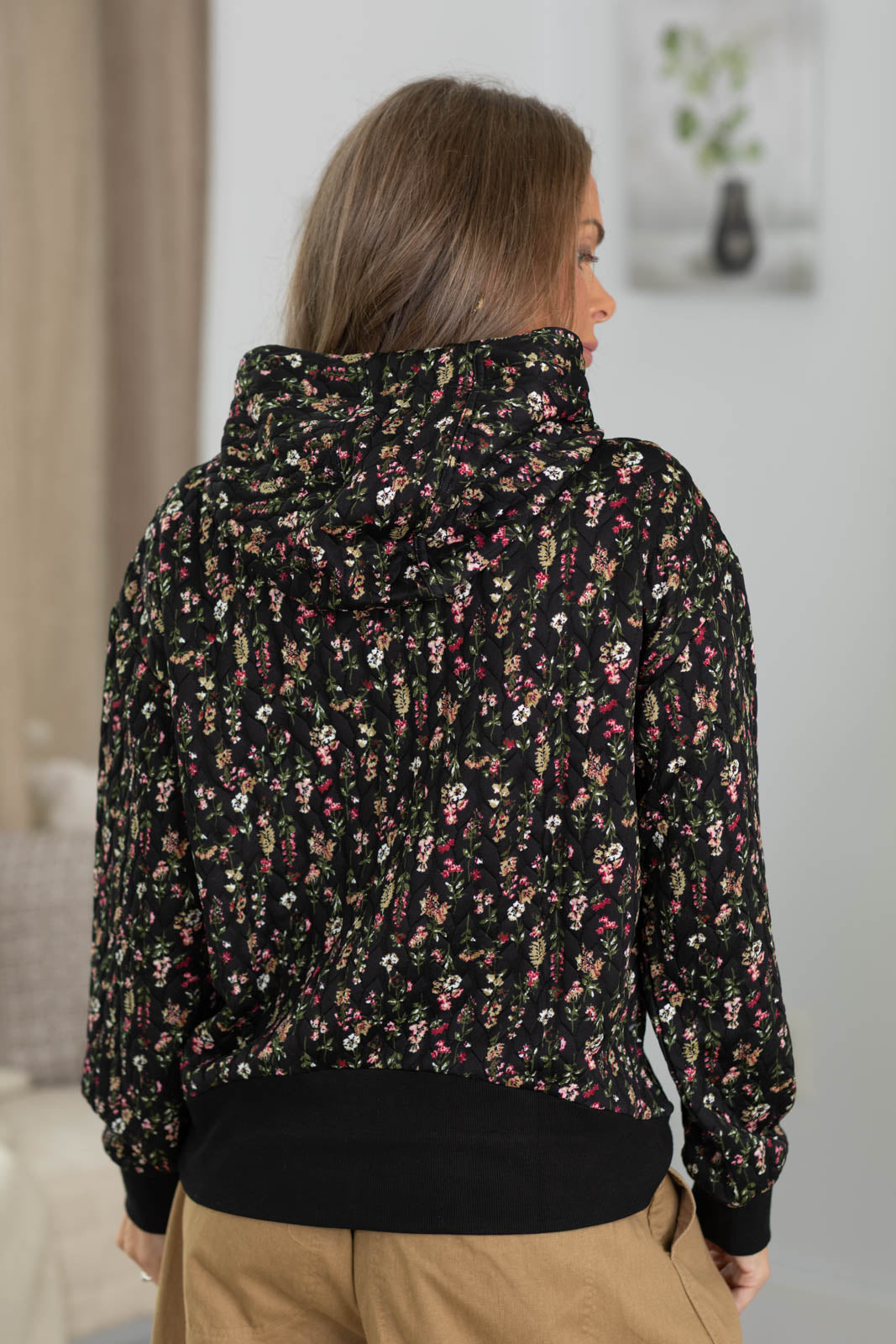 Staccato Black Floral Quilted Hoodie With Pocket