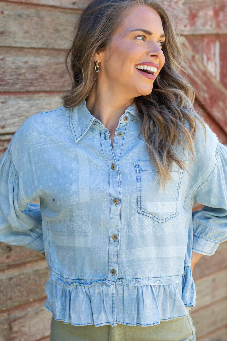 Lt Denim Paisley Chambray Short Sleeve Top
