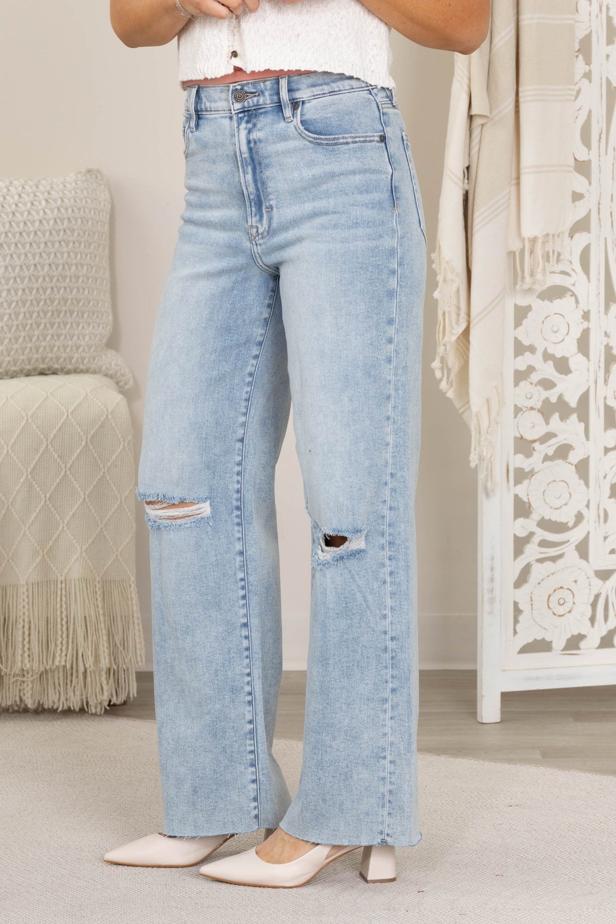 Hidden Light Wash Knee Distressed Dad Jeans