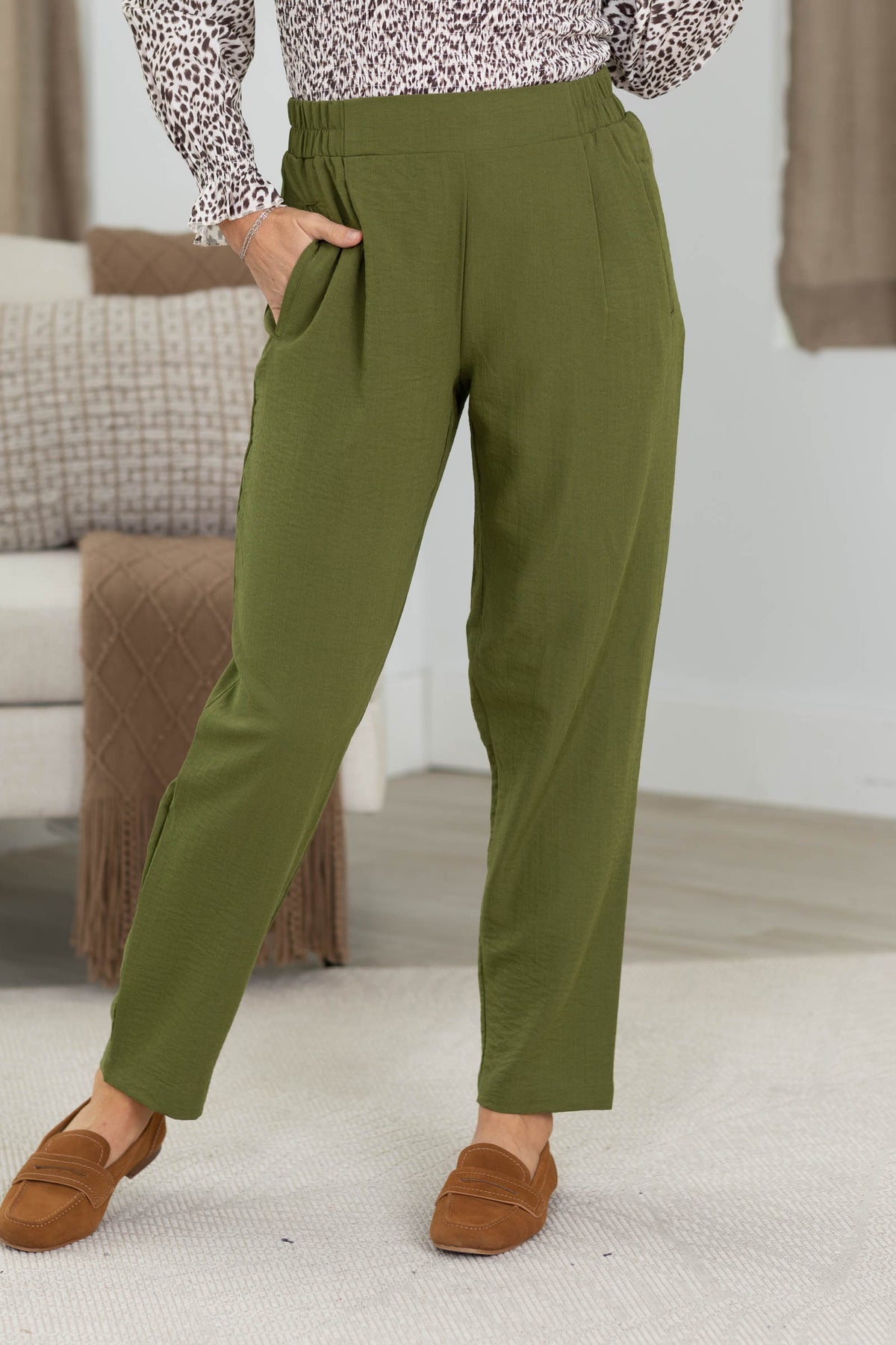 Olive Front Pockets Elastic Waist Pants