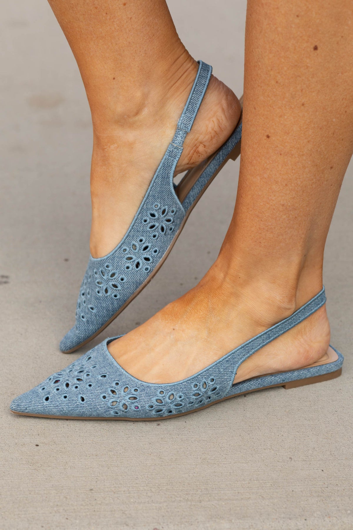 Linen Eyelet Pointed Slingback Flats