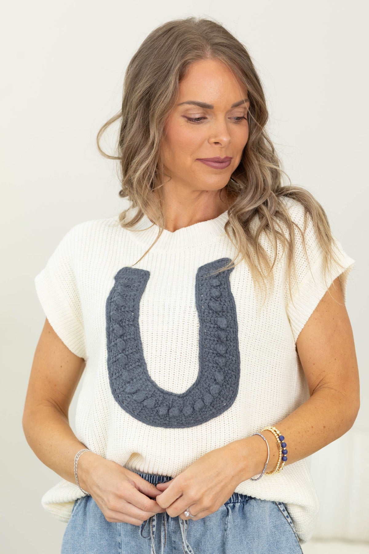Cream Sweater Knit Top With Textured Horseshoe